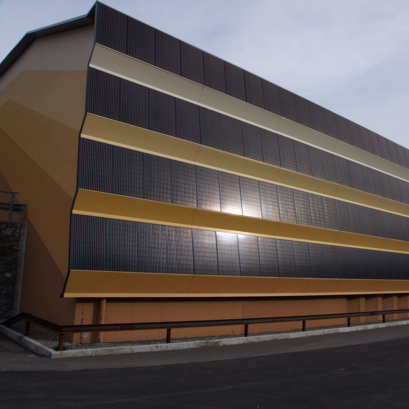 Fassadenanstrich, Gewerbebau